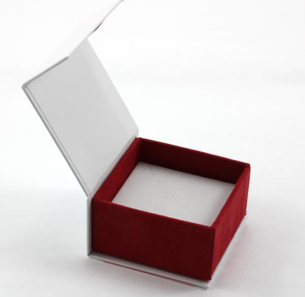 Ozdobná krabička na šperky, magnetická